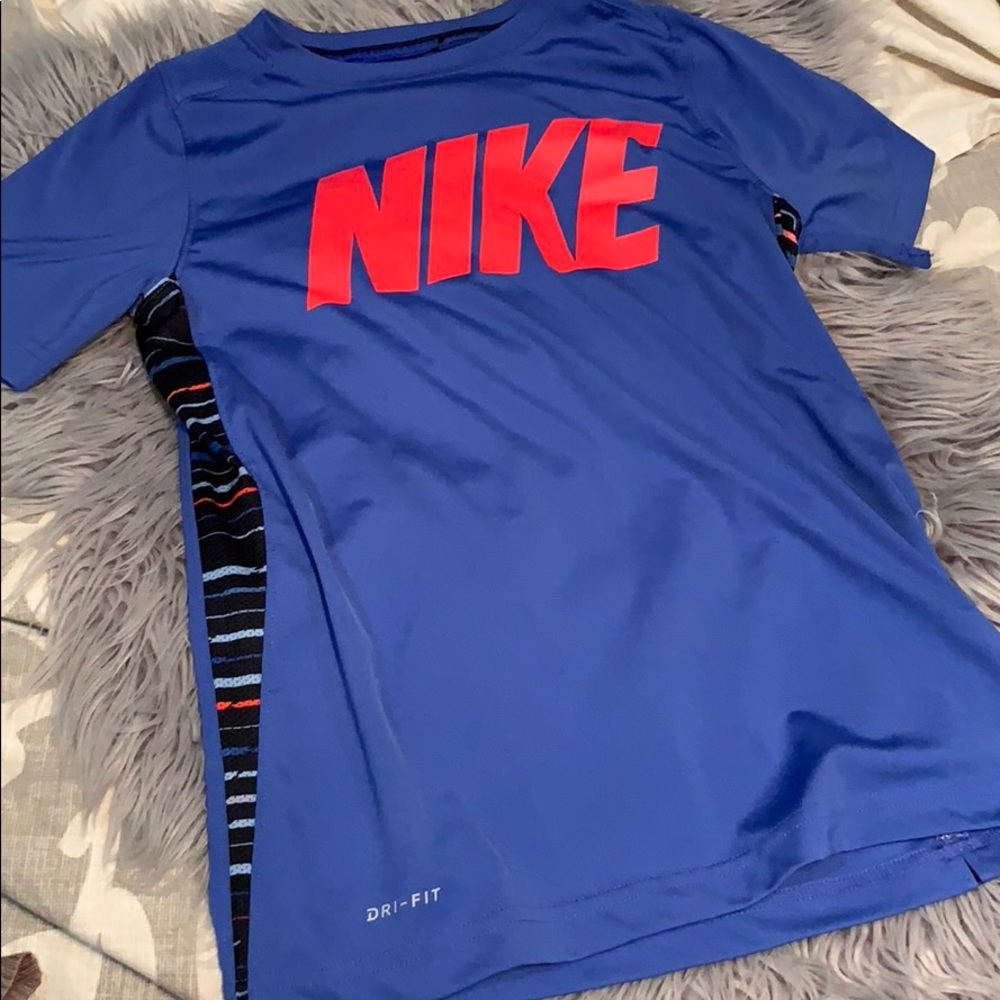 Boys dry fit Nike shirt